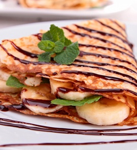 Блины с шоколадом и бананами